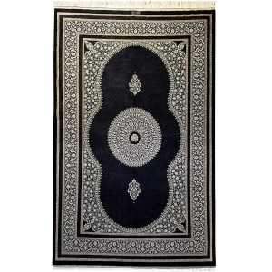 قالیچه نقشه گلریز تمام ابریشم قم